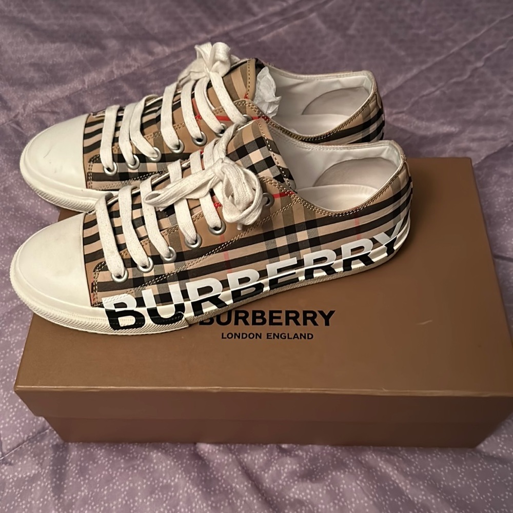Burberry Tennis Shoes